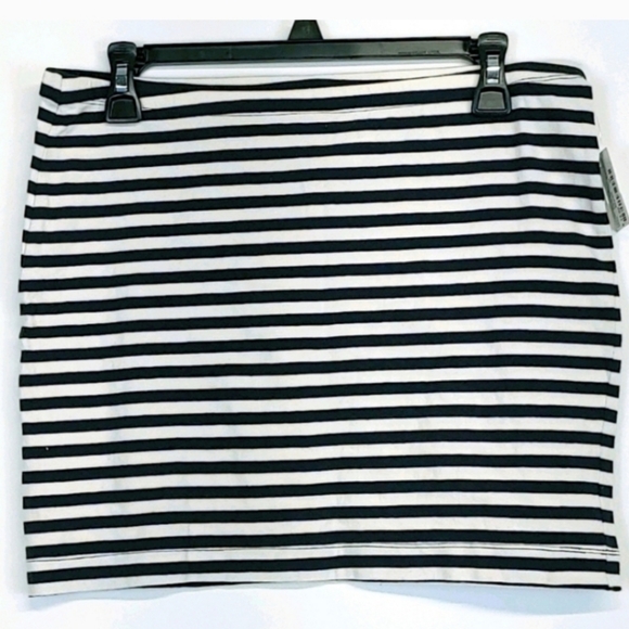 H&M Basic Stripe Skirt Size Medium - Picture 2 of 5